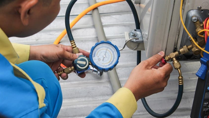 Máy lạnh thiếu gas có tuyết bám