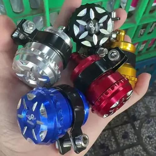 Bình Dầu Nhôm Mẫu 616 Tặng Kèm Bát Gắn Đa Năng Cho Phuộc Và Tay Thắng Bình Dầu Nhôm Mẫu 616 Tặng Kèm Bát Gắn Đa Năng Cho Phuộc Và Tay Thắng
