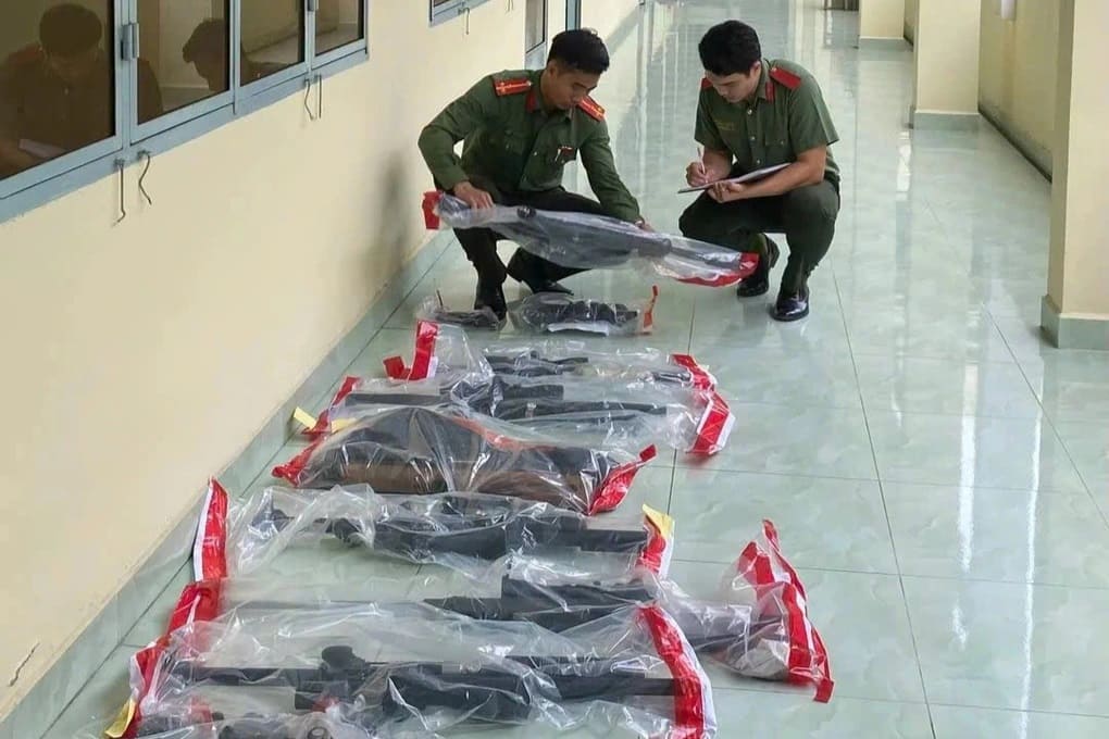 tang vật súng đạn trong vụ án chế tạo mua bán vũ khí quân dụng trái phép