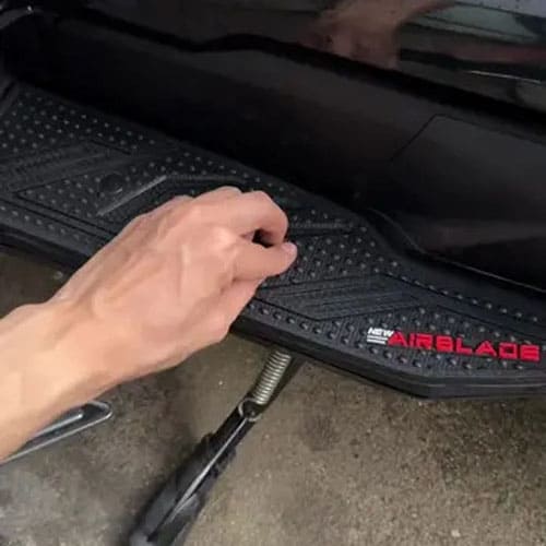 Hướng Dẫn Lắp Đặt Thảm Lót Sàn Cao Su Xe Air Blade Bền Bỉ Tiện Lợi Hướng Dẫn Lắp Đặt Thảm Lót Sàn Cao Su Xe Air Blade Bền Bỉ Tiện Lợi
