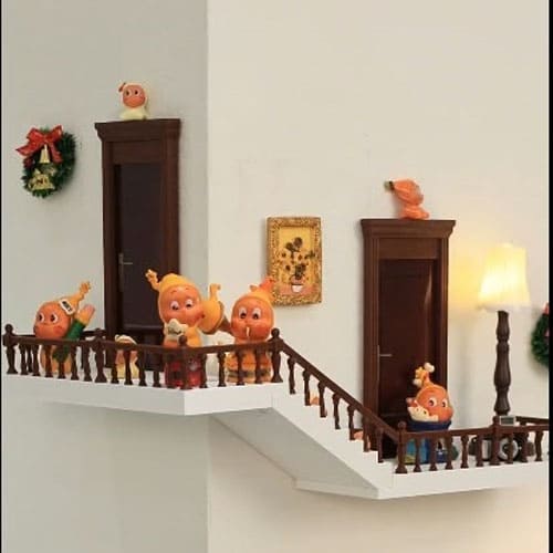 Kệ cầu thang góc tường gắn nổi trưng bày mô hình blind box sáng tạo Kệ cầu thang góc tường gắn nổi trưng bày mô hình blind box sáng tạo
