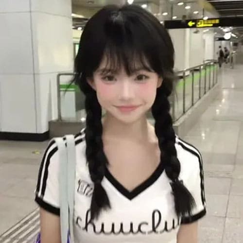 Khoảnh Khắc Dạo Phố Cực Dễ Thương Cùng Nụ Cười Tỏa Nắng Khoảnh Khắc Dạo Phố Cực Dễ Thương Cùng Nụ Cười Tỏa Nắng