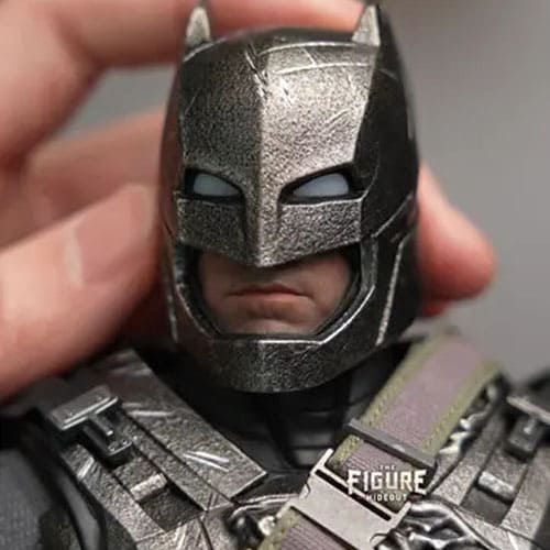 Siêu phẩm mô hình Batman thiết kế giáp sắt kim loại chân thực đến từng chi tiết