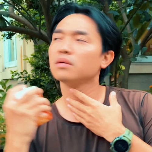 Thử Thách Nước Hoa “Độc Lạ” Từ Thực Phẩm Với Màn Review Cực Hài Hước Thử Thách Nước Hoa “Độc Lạ” Từ Thực Phẩm Với Màn Review Cực Hài Hước