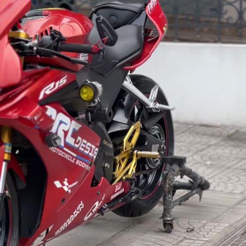 Yamaha R15 Độ Bodykit Hai Màu Độc Đáo Đẳng Cấp Thể Thao Và Phong Cách Cá Tính Yamaha R15 Độ Bodykit Hai Màu Độc Đáo Đẳng Cấp Thể Thao Và Phong Cách Cá Tính